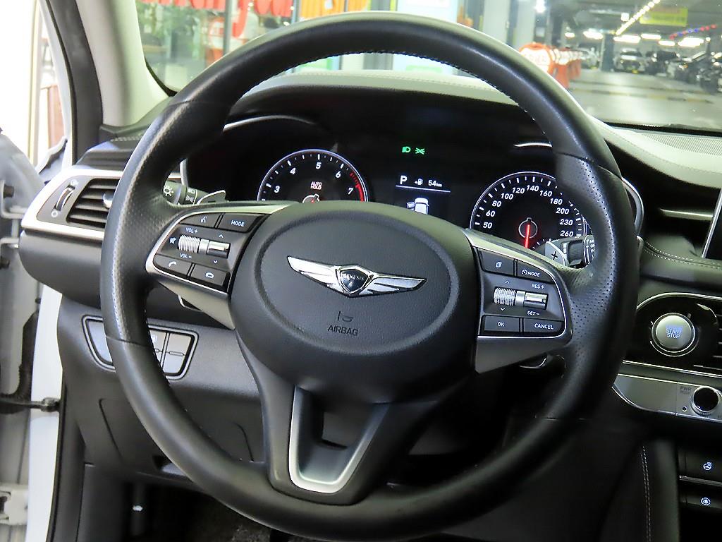 Genesis G70 - Vista 8