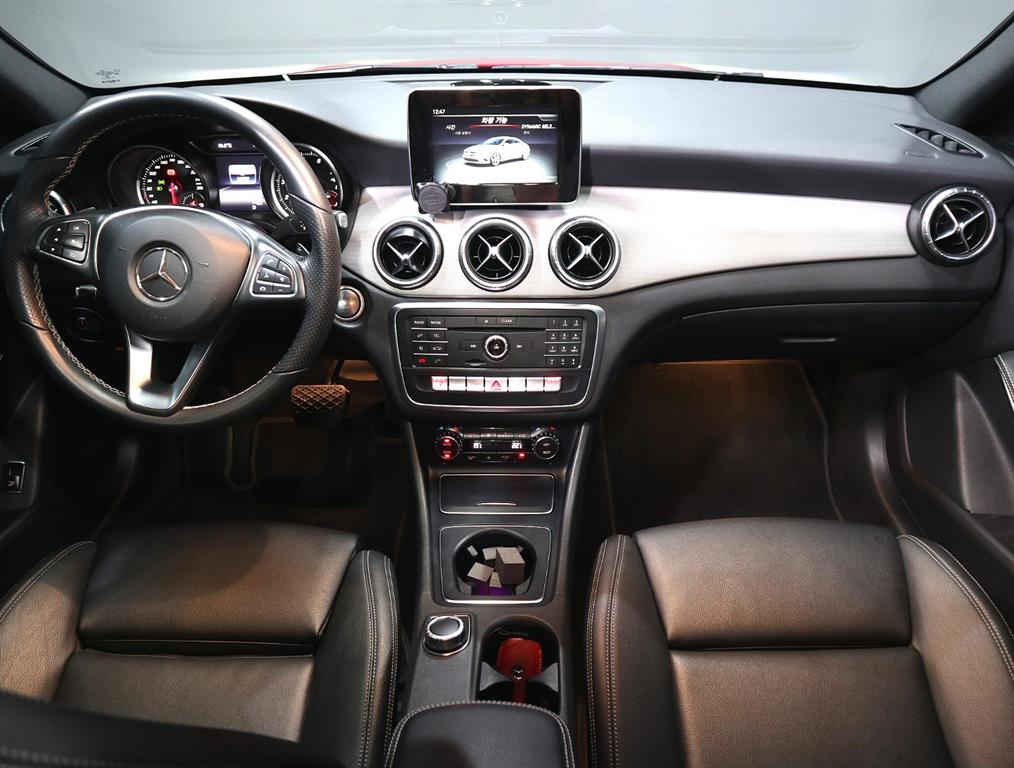 Mercedes Benz CLA Class - Vista 5