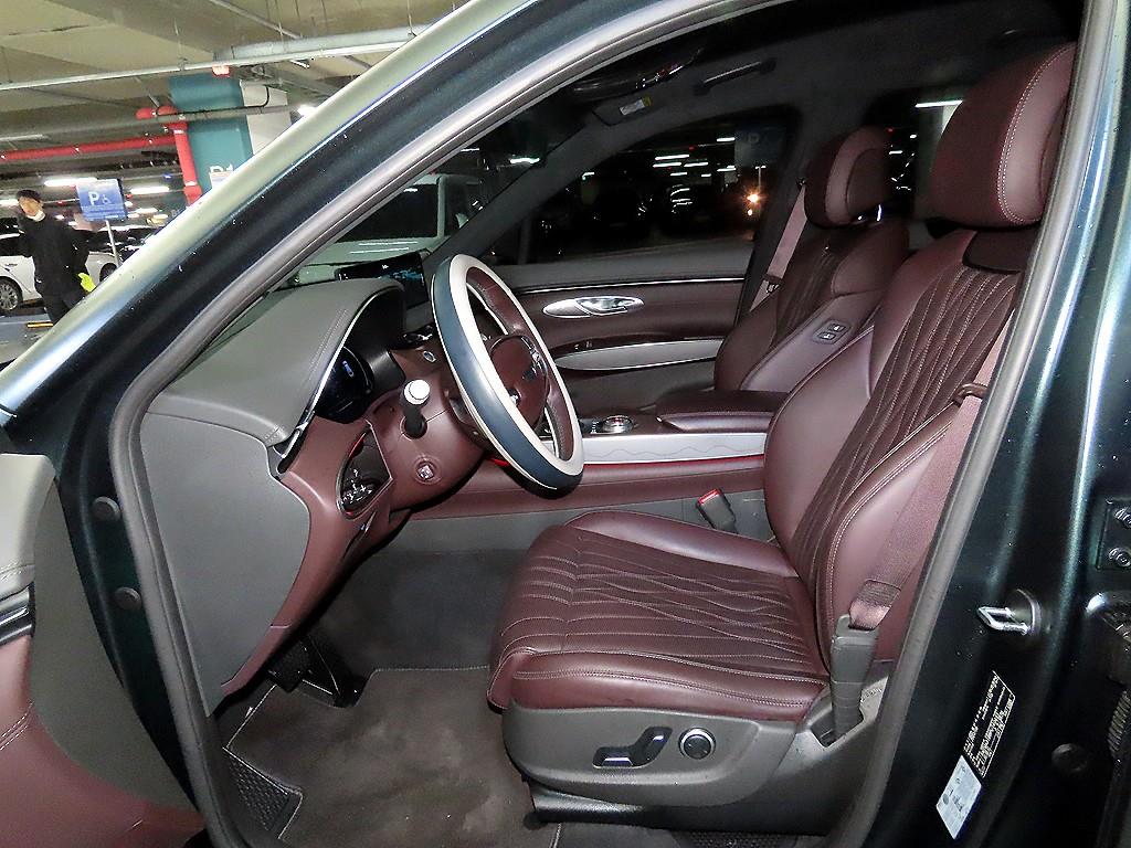 Genesis GV70 - Vista 6