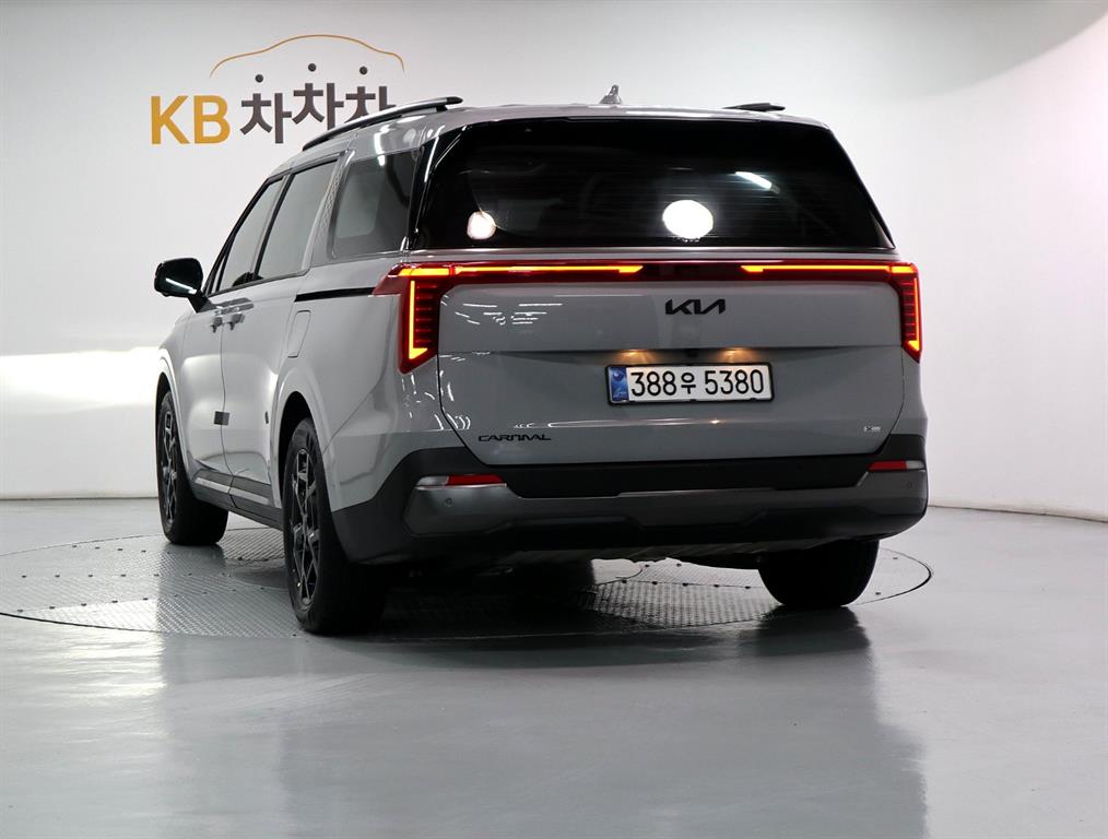 KIA Carnival - Vista 4