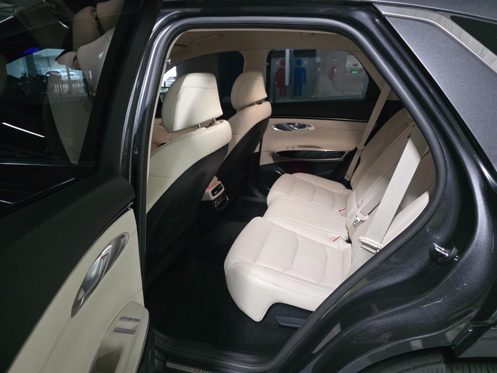 Genesis GV70 - Vista 12