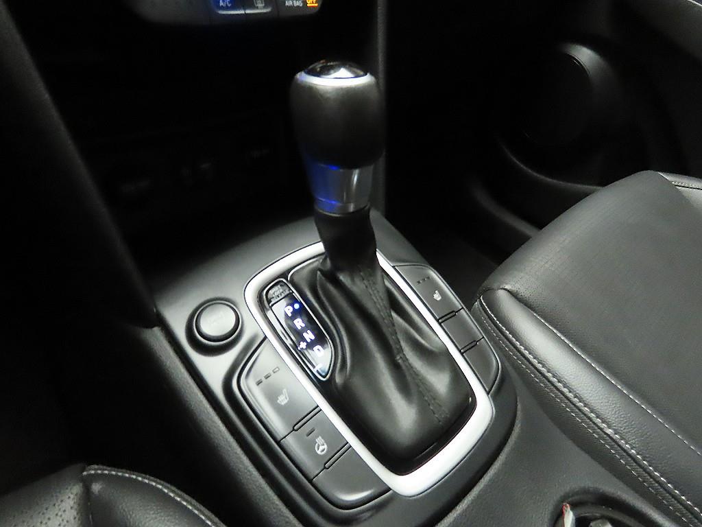 HYUNDAI Kona - Vista 10
