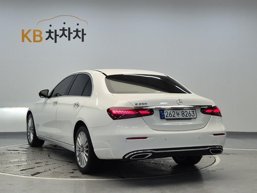 Mercedes Benz E class - Vista 2