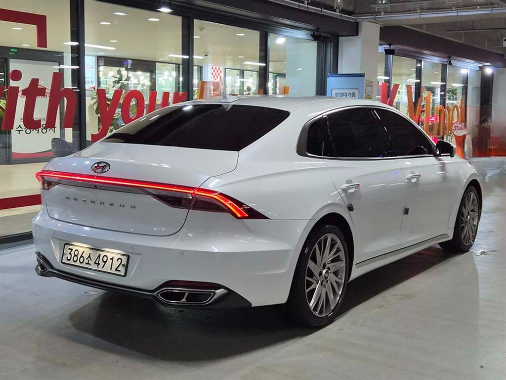 HYUNDAI Grandeur - Vista 4