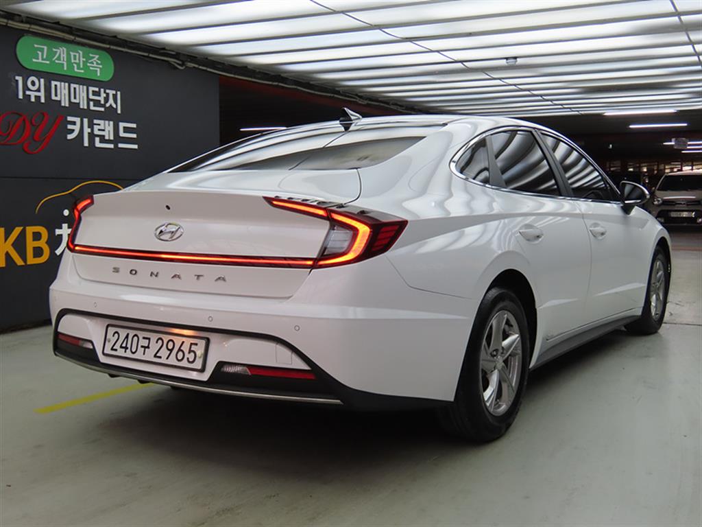 HYUNDAI Sonata - Vista 4