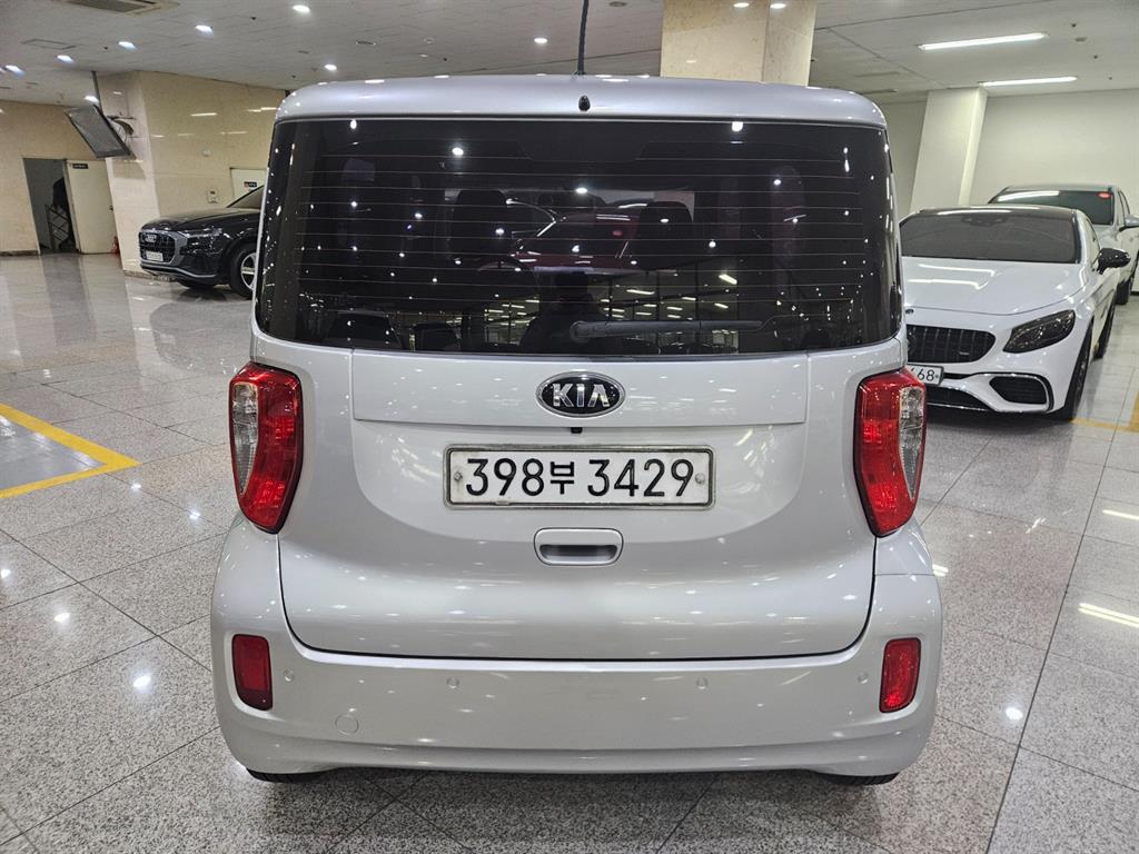 KIA Ray - Vista 4