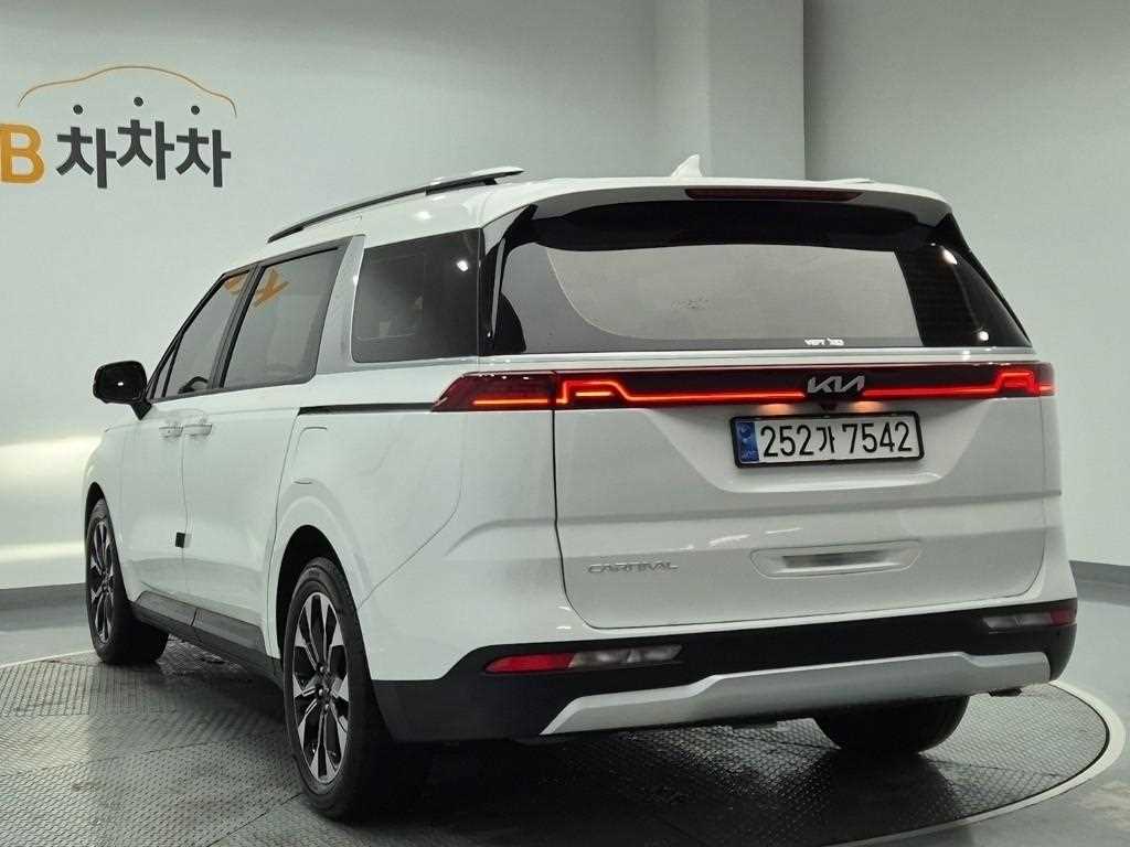KIA Carnival - Vista 2