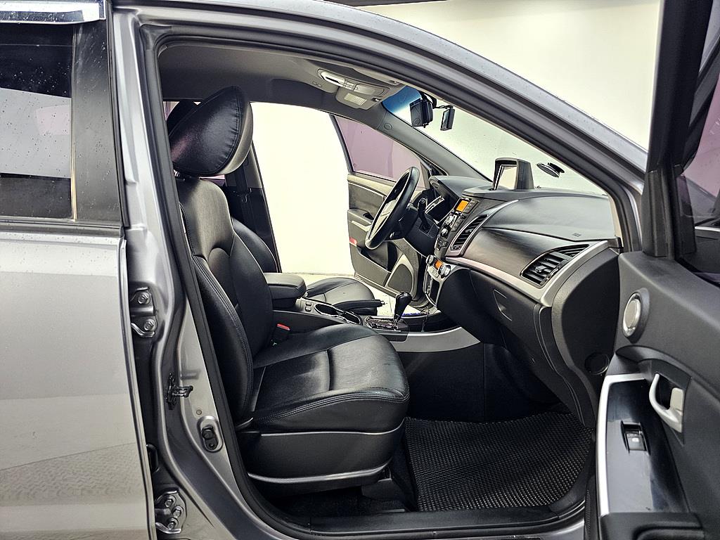 Ssangyong Korando - Vista 11