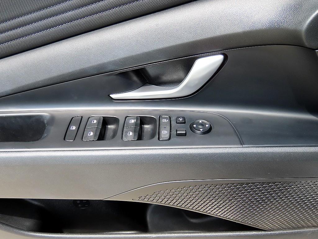 HYUNDAI Avante - Vista 11