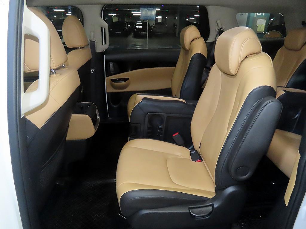 KIA Carnival - Vista 7