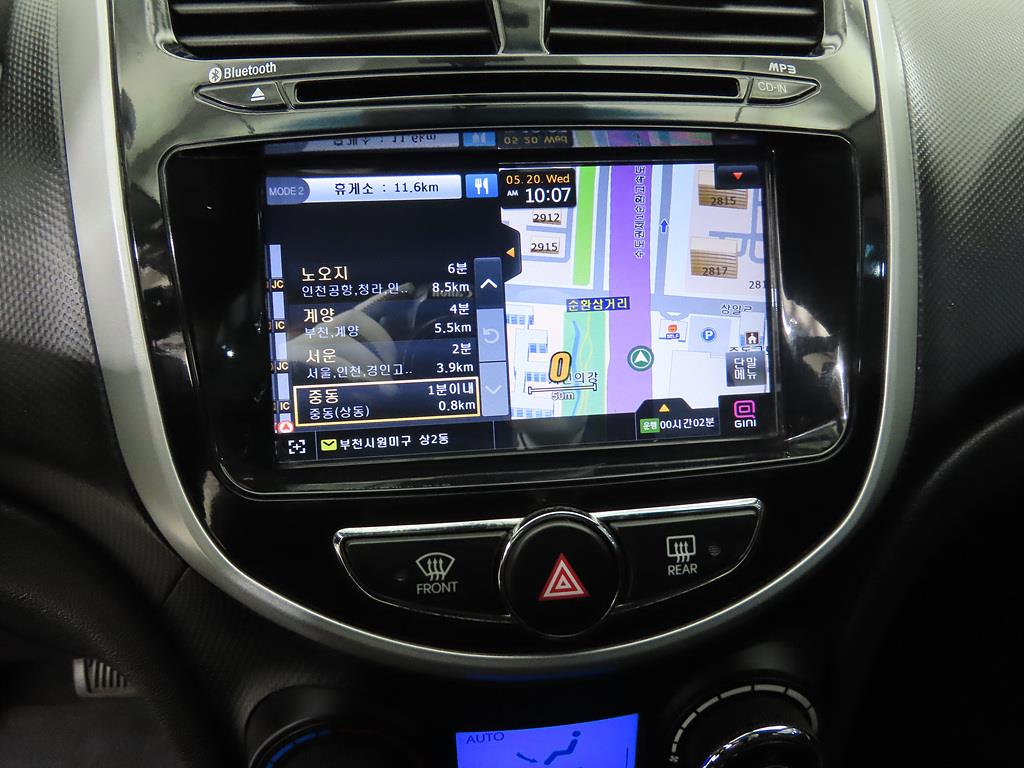 HYUNDAI Accent - Vista 11