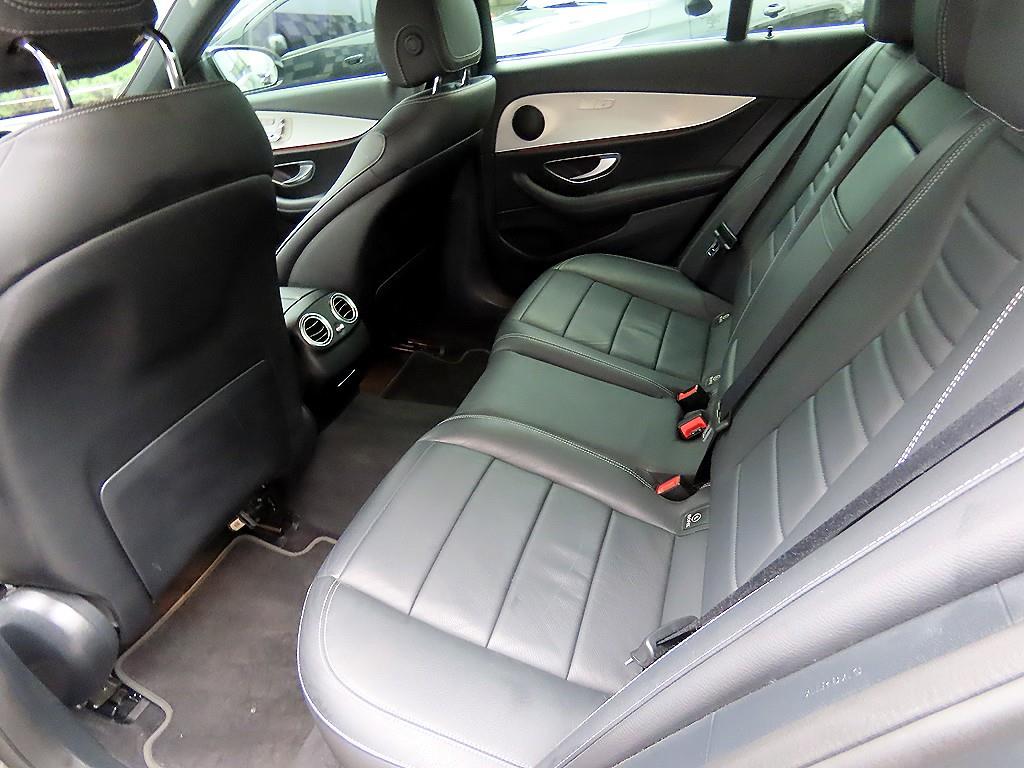 Mercedes Benz E class - Vista 6