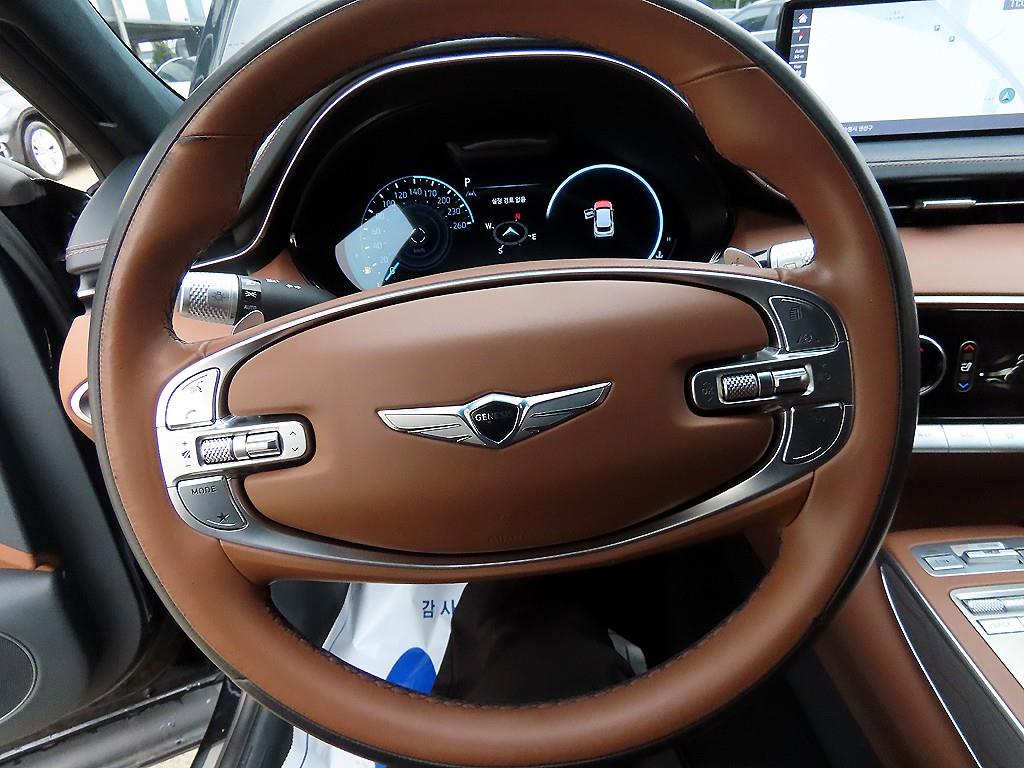 Genesis GV70 - Vista 8