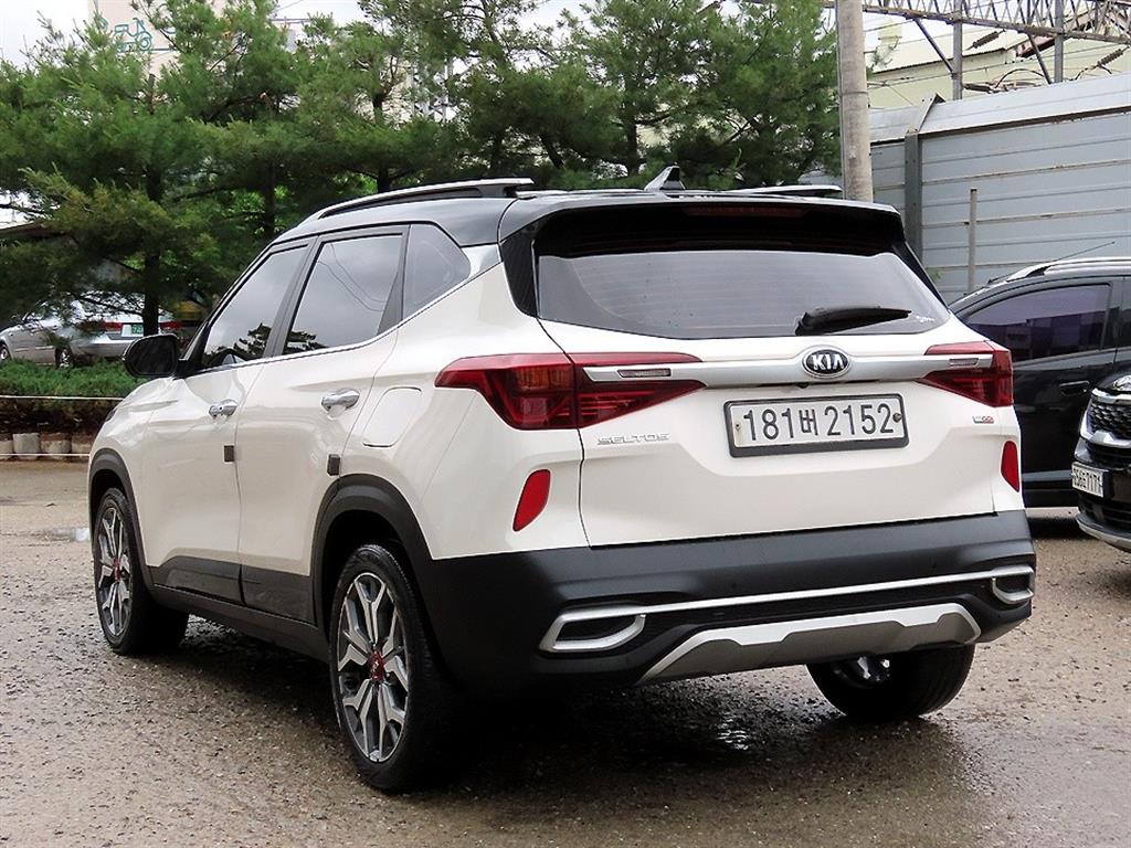 KIA Seltos - Vista 3