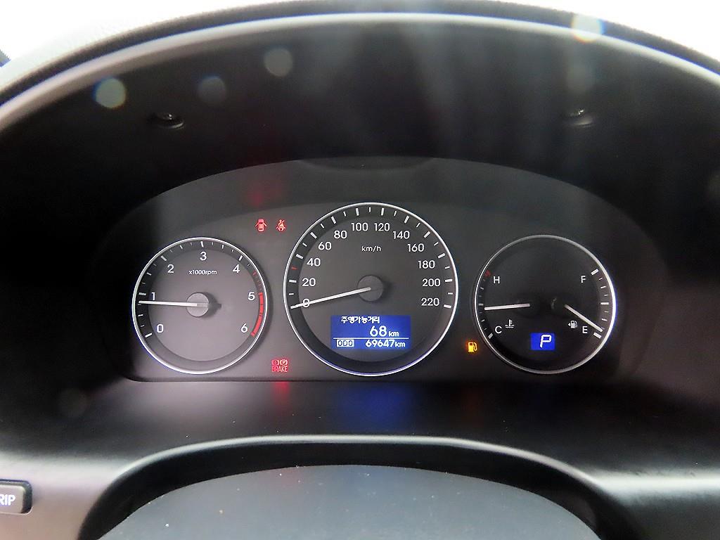 HYUNDAI Starex - Vista 10