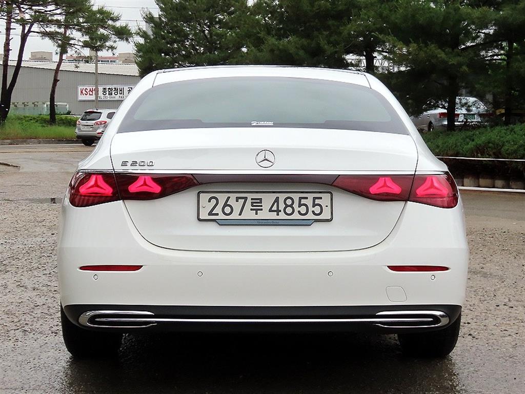Mercedes Benz E class - Vista 4