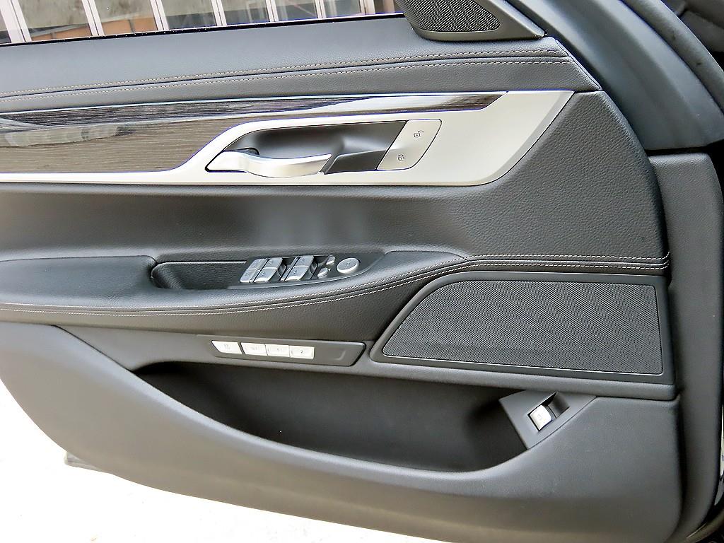 BMW 7 Series - Vista 11