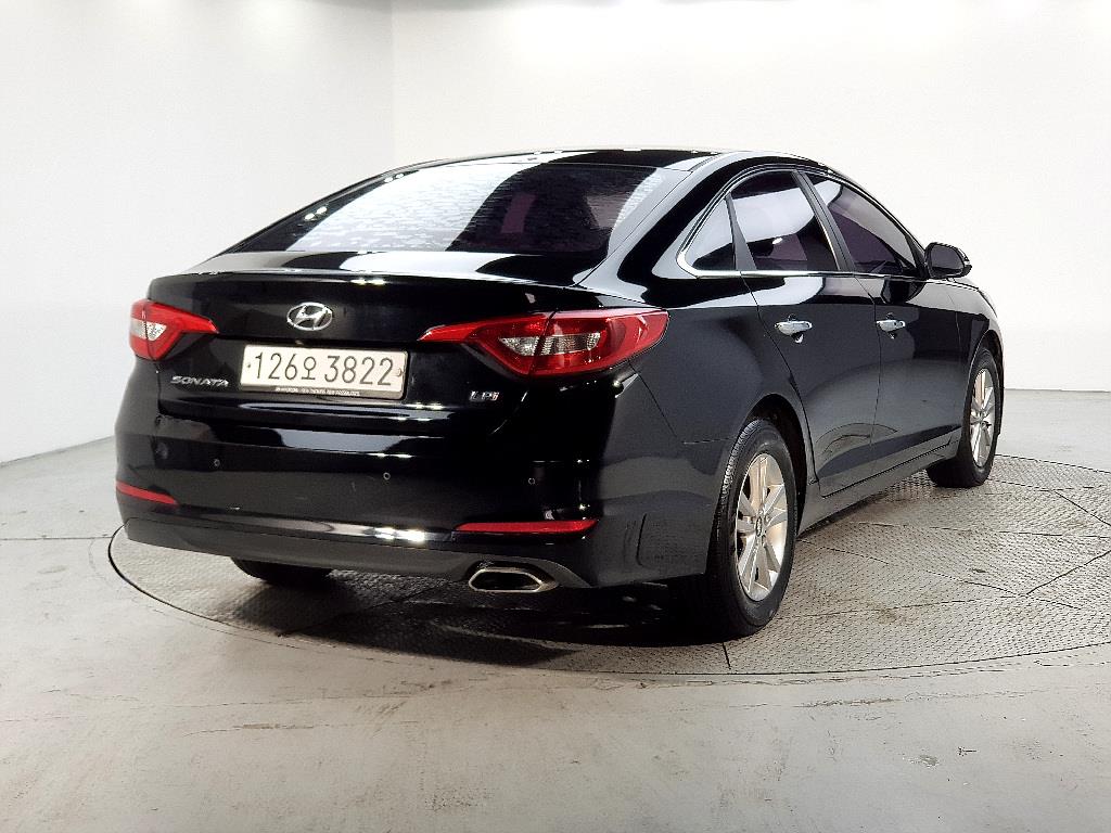 HYUNDAI Sonata - Vista 4