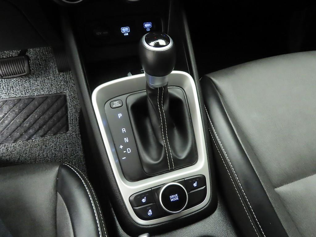 HYUNDAI Venue - Vista 10