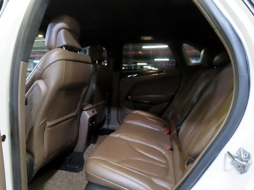 Lincoln MKC - Vista 7