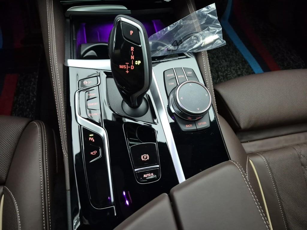 BMW 5 Series - Vista 8