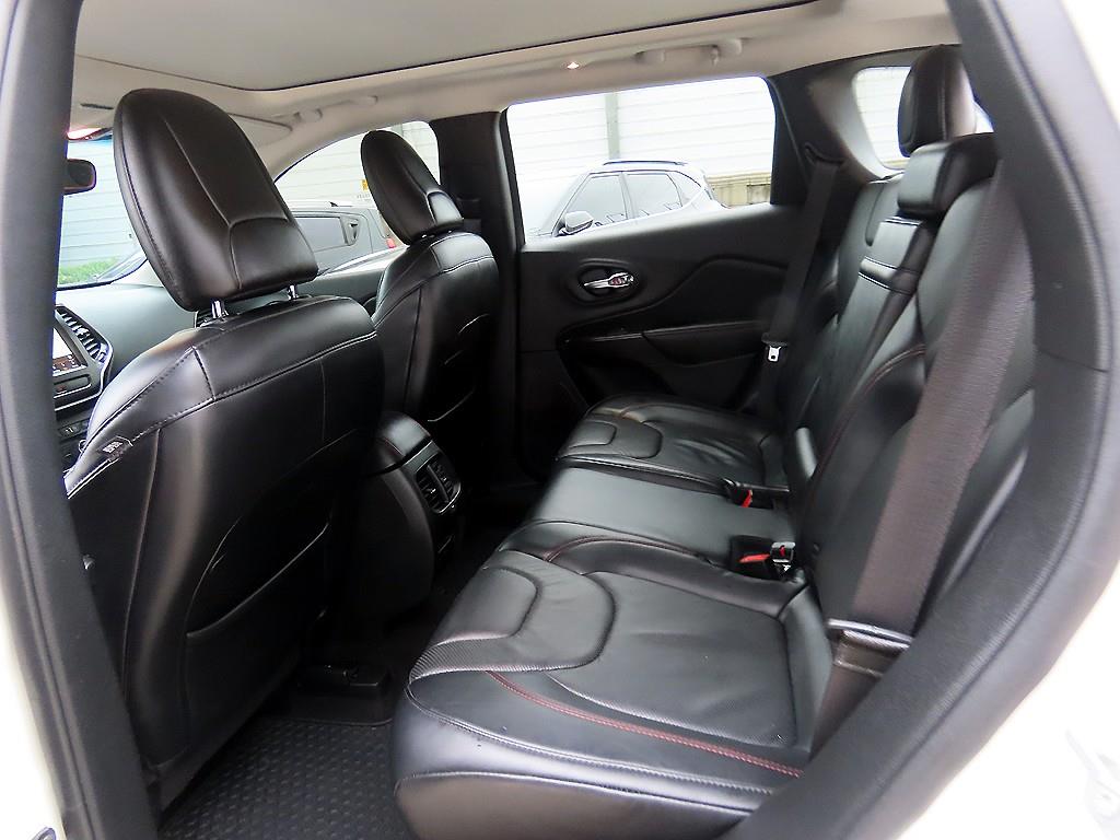 Jeep Cherokee - Vista 6
