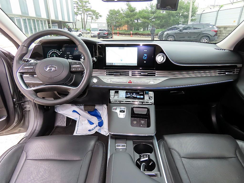 HYUNDAI Grandeur - Vista 7