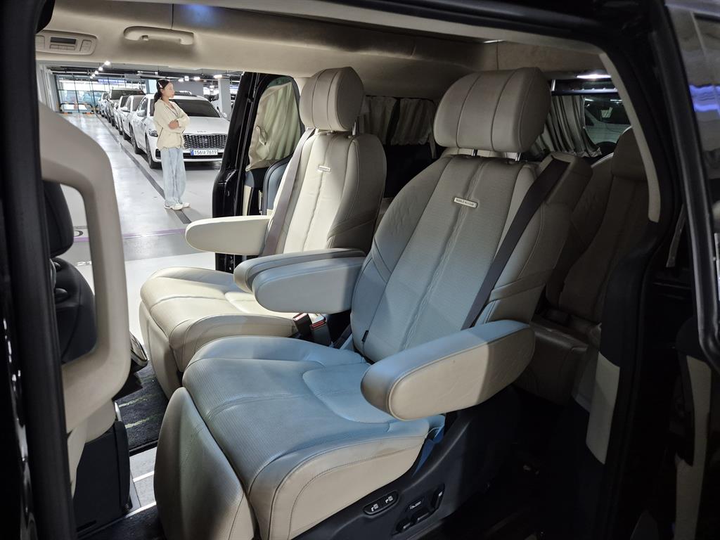 KIA Carnival - Vista 5