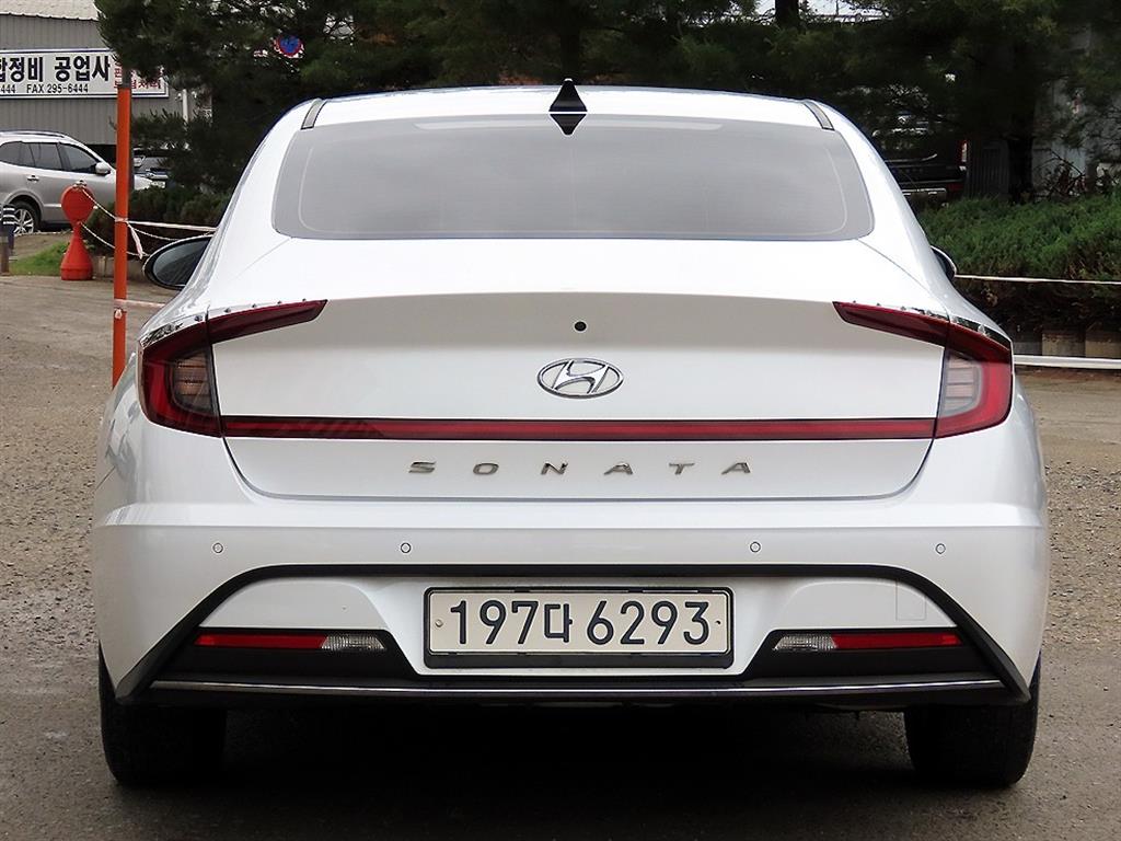 HYUNDAI Sonata - Vista 4