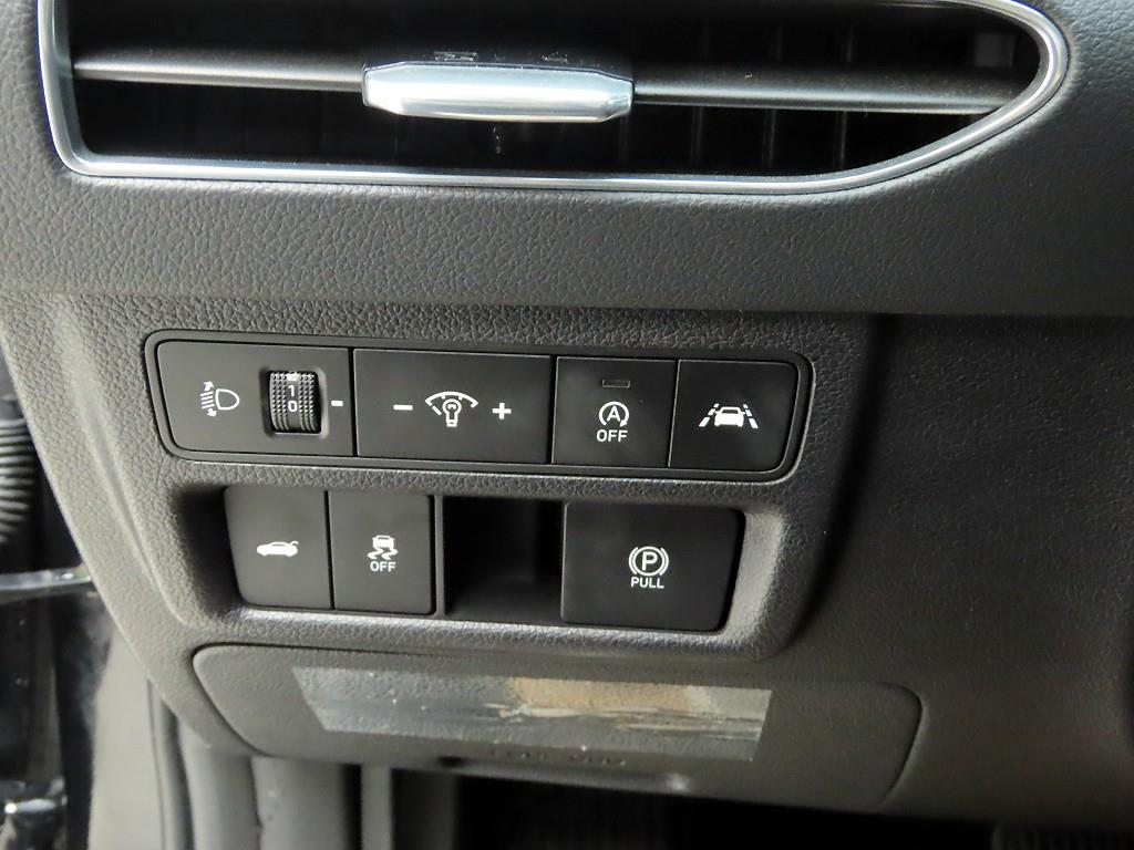 HYUNDAI Sonata - Vista 12