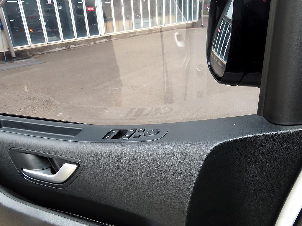 HYUNDAI Staria - Vista 11