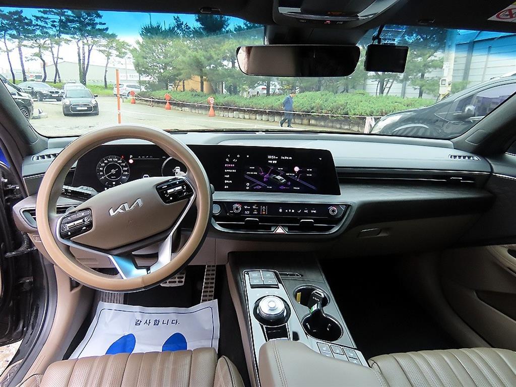 KIA K8 - Vista 7