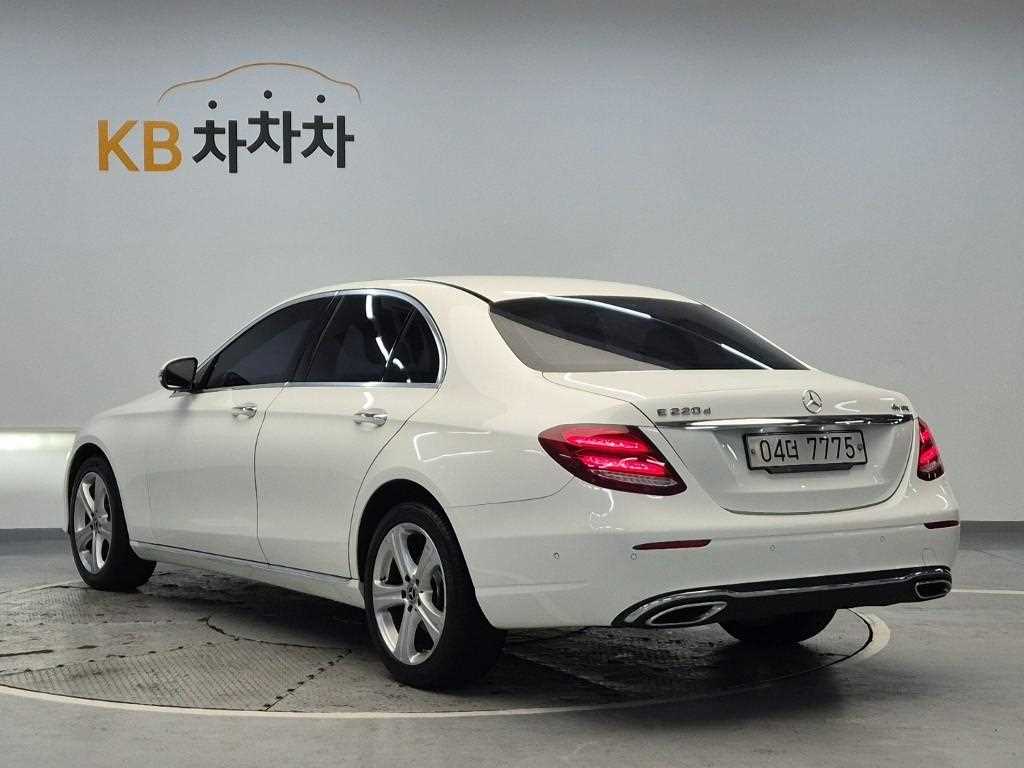 Mercedes Benz E class - Vista 2