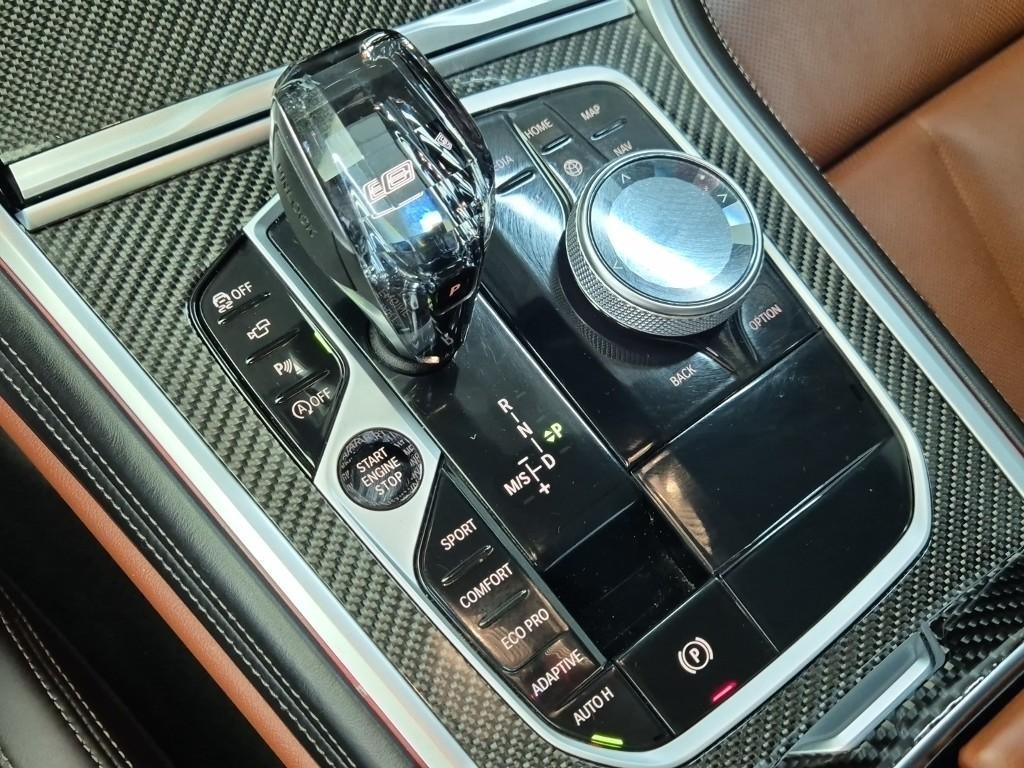 BMW 8 Series - Vista 8