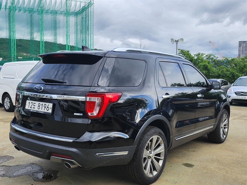 Ford Explorer - Vista 4