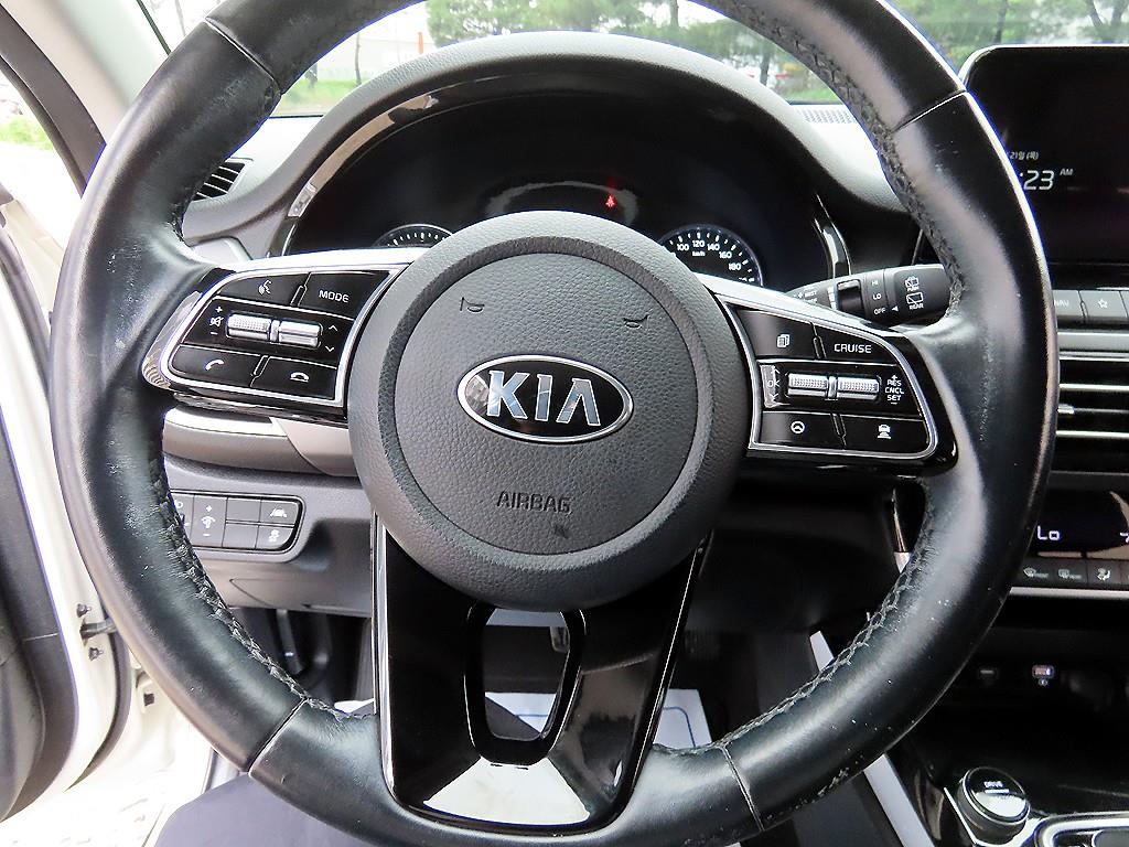 KIA Seltos - Vista 8