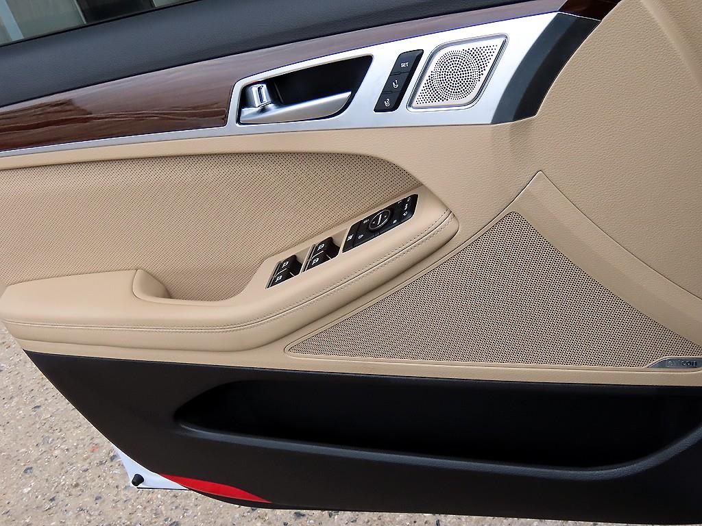 Genesis G80 - Vista 12