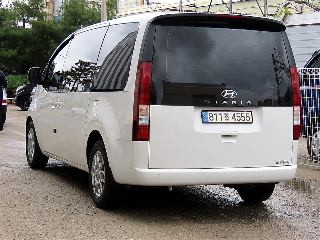 HYUNDAI Staria - Vista 3