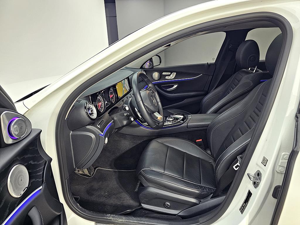 Mercedes Benz E class - Vista 7