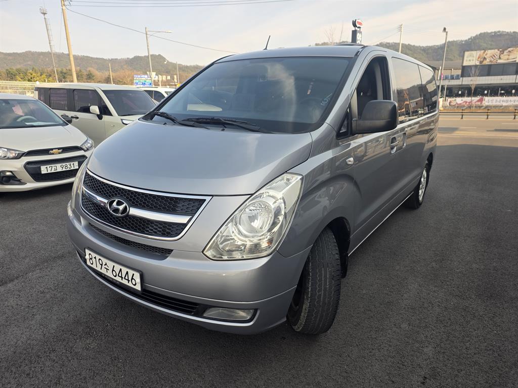 HYUNDAI Starex 2011 Plateado - Importación desde Corea - HF Imports Iquique - Foto 1