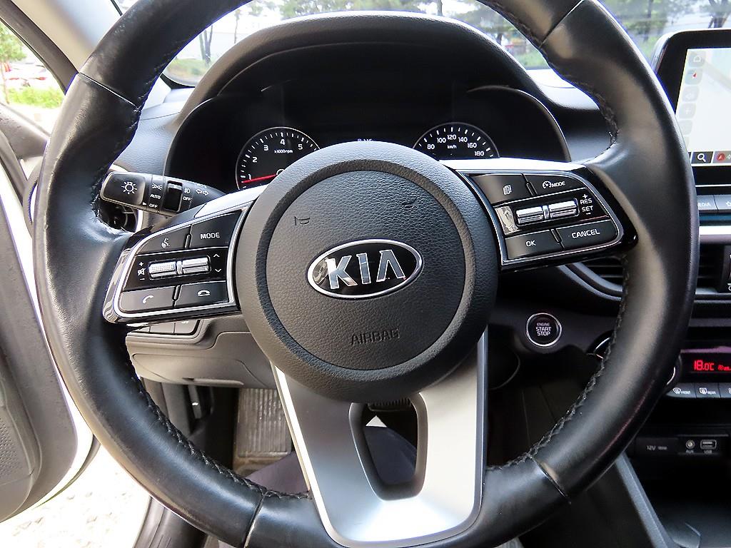 KIA K3 - Vista 8