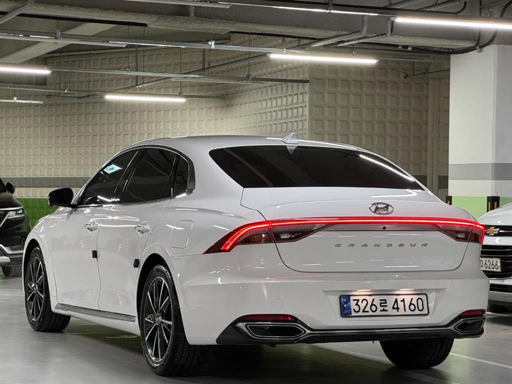 HYUNDAI Grandeur - Vista 6