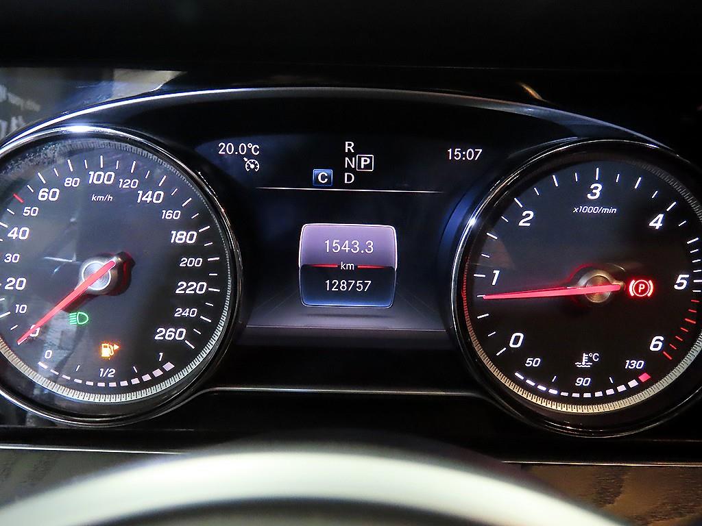 Mercedes Benz E class - Vista 9