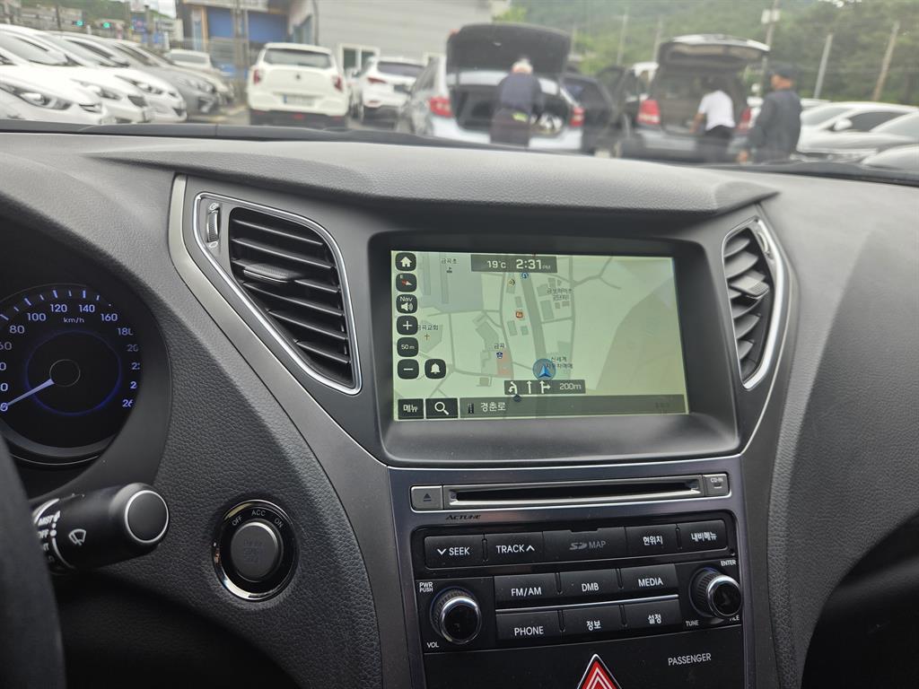 HYUNDAI Grandeur - Vista 7