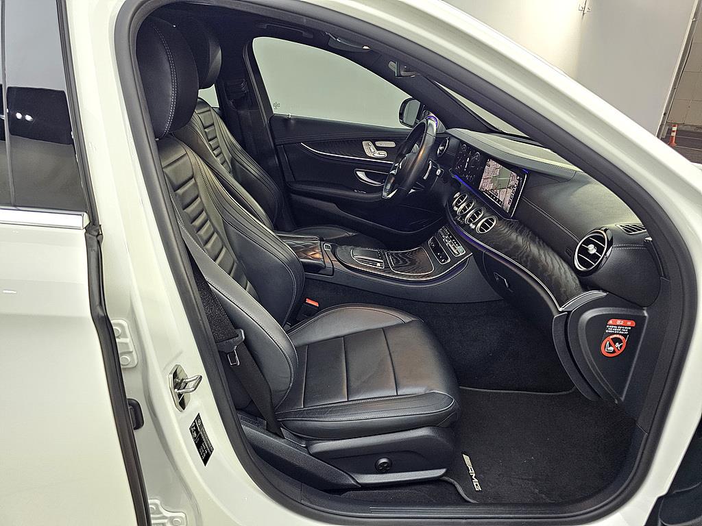 Mercedes Benz E class - Vista 11