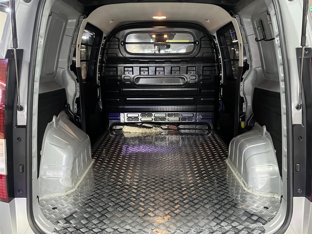 HYUNDAI Staria - Vista 6
