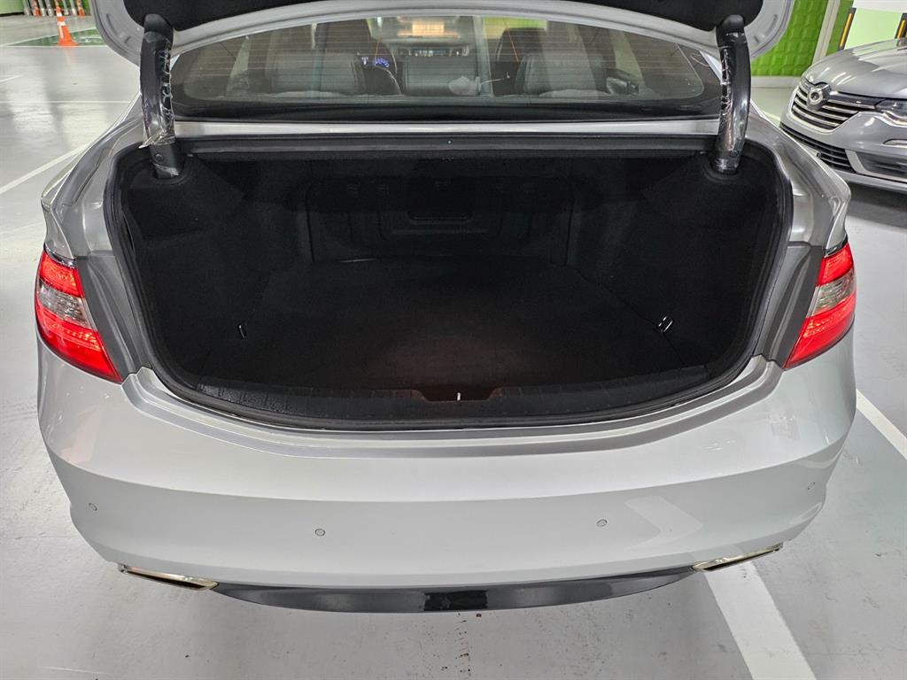 HYUNDAI Grandeur - Vista 5