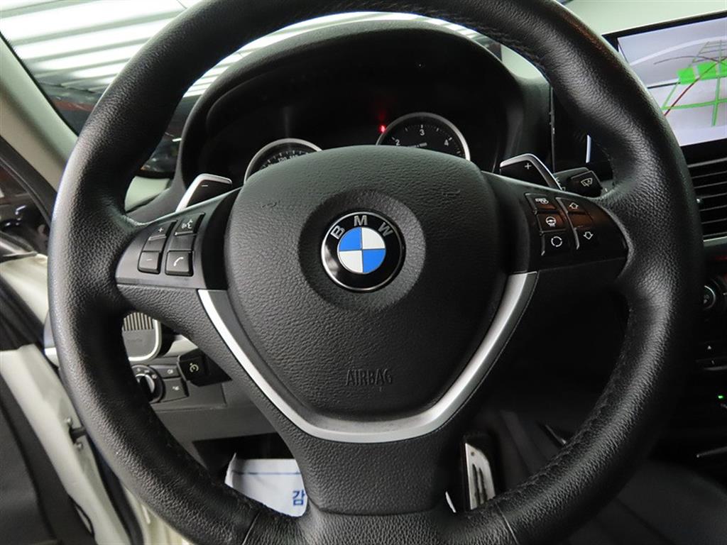 BMW X6 - Vista 8