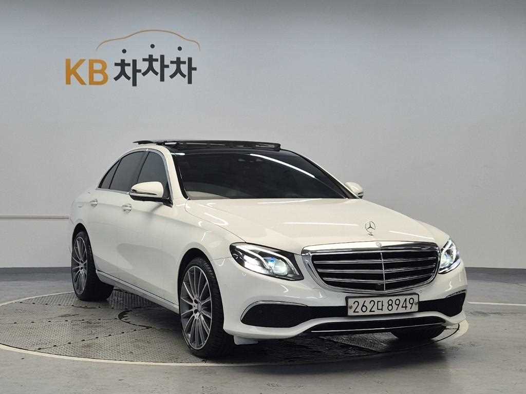 Mercedes Benz E class - Vista 4