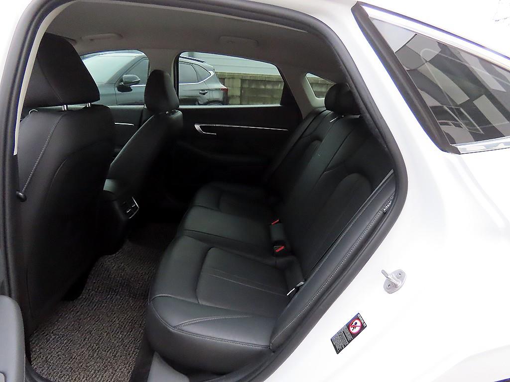 HYUNDAI Sonata - Vista 6